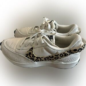 Nike Women's Cream and Leopard Print Sneakers